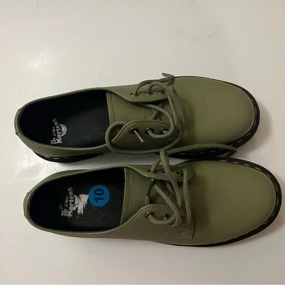 Doc Martins Olive Green Leather shoes sz 10 - Picture 2 of 3